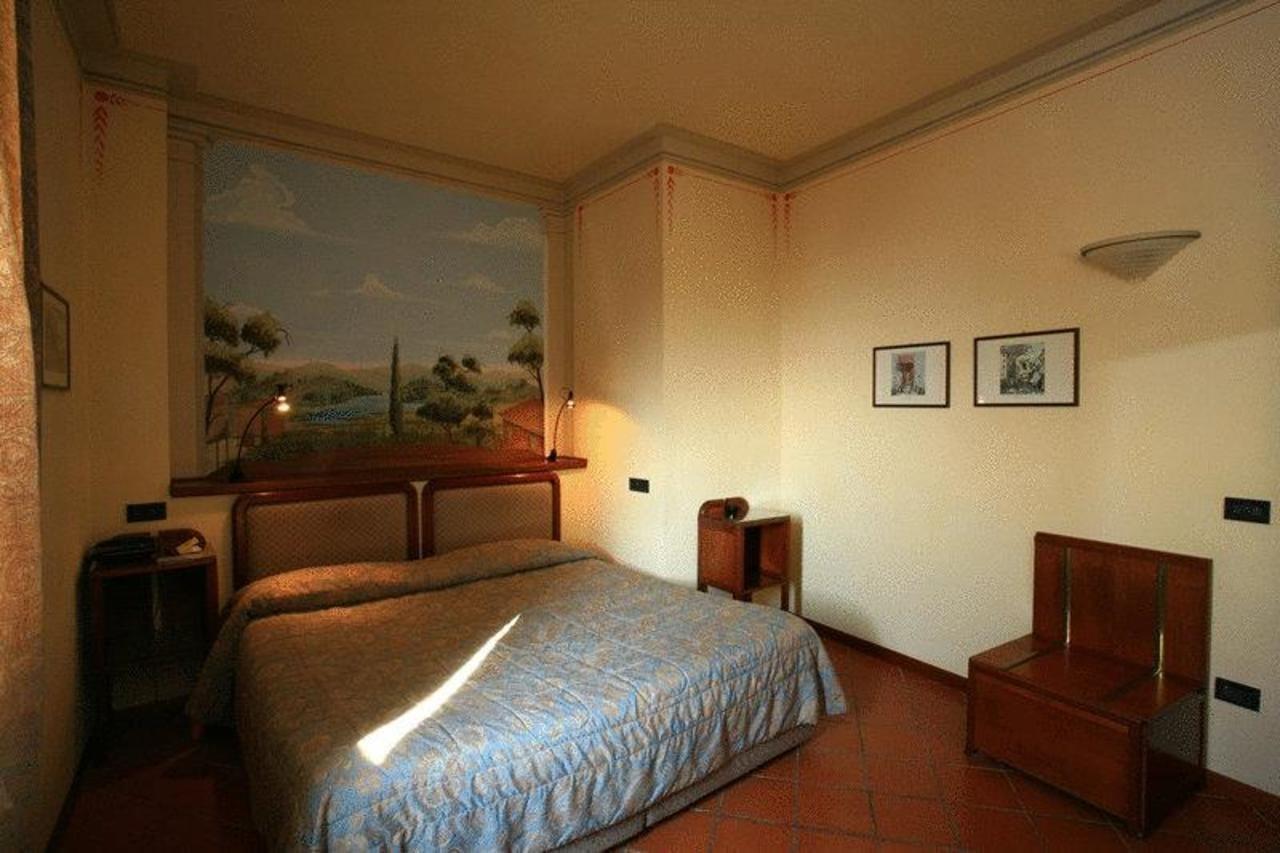 Hotel Palazzo Bocci Spello Room photo