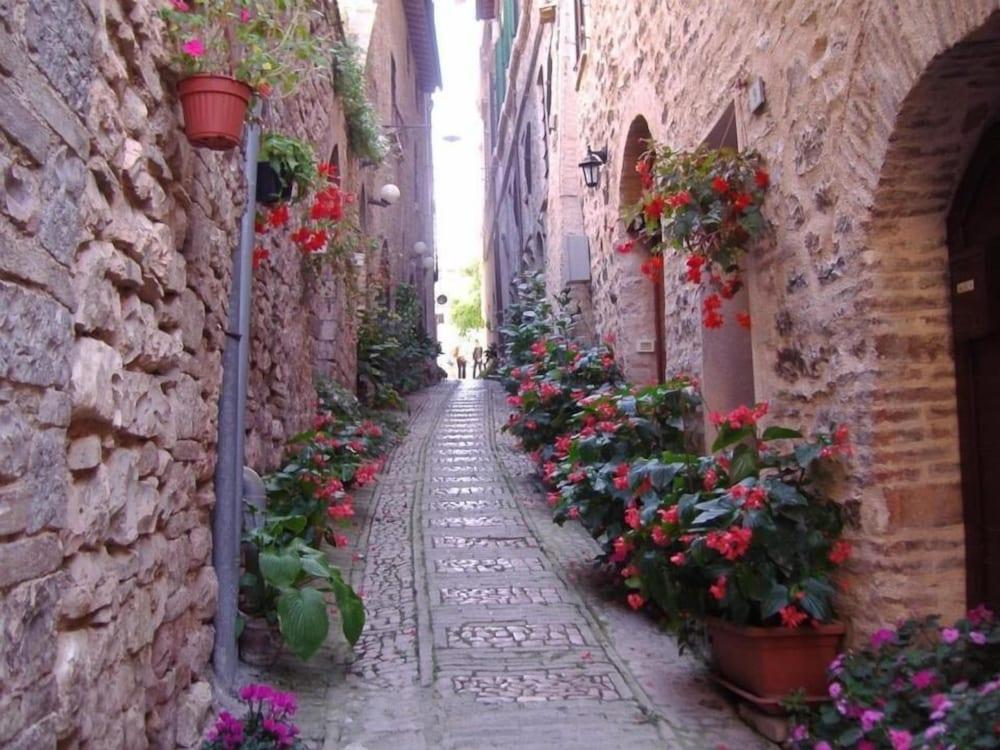 Hotel Palazzo Bocci Spello Exterior photo